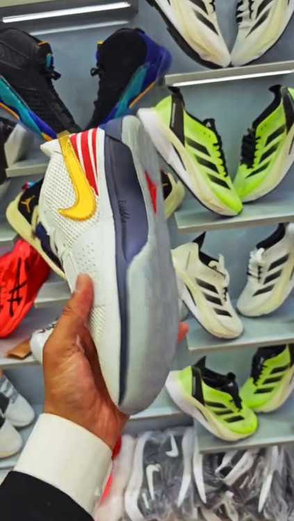 کتونی بسکتبالی نایک جا وان وارداتی سفید طلایی / سایز ۴۰ / Nike Ja 1 / فروش عمده و تک