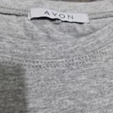 تیشرت اورجینال آون (AVON) یقه گرد طرح Beauty رنگ طوسی ملانژ کد ۶ - استوک | سایز XL/2XL (عرض ۶۱ - قد ۷۶)