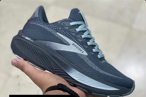 کتونی مسترکوالیتی بروکس گاست 17 /Brooks Ghost 17/سایز 39 الی 45/ فروش عمده و تک