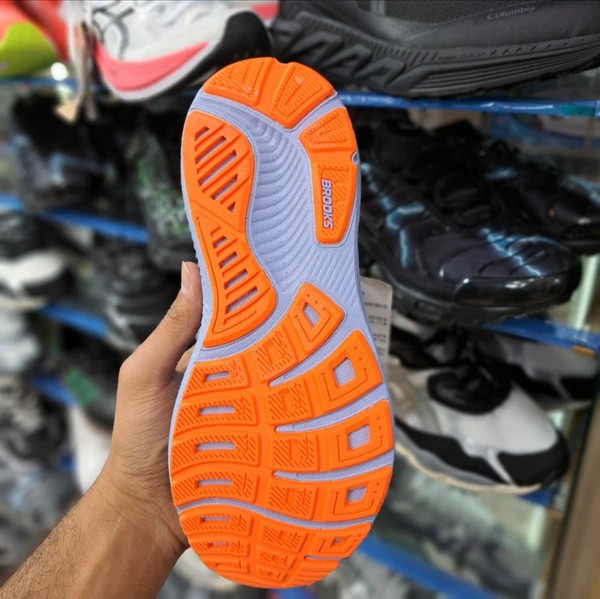 کتونی رانینگ وارداتی بروکس گاست 17 /Brooks Ghost 17/سایز 39 الی 45/ فروش عمده و تک