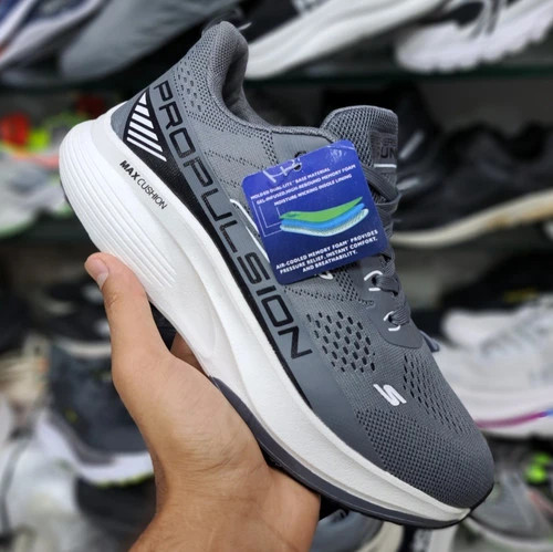 کتونی مسترکوالیتی اسکیچرز مکس کویشن /سایز 40 تا 45/Skechers Max Cushioning/ طوسی زیره سفید