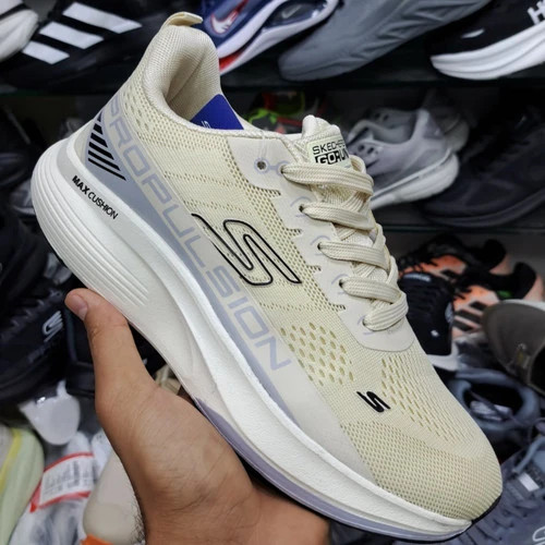 کتونی مسترکوالیتی اسکیچرز مکس کویشن /سایز 40 تا 45/Skechers Max Cushioning/ کرم زیره سفید