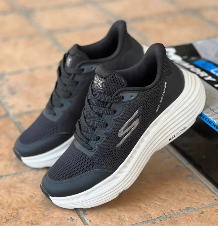 کتونی طبی پیاده روی اسکیچرز مسترکوالیتی /سایز 37 الی 40/Skechers Max Cushioning/ مشکی زیره سفید