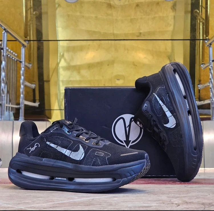 کتونی نایک ومرو پرمیوم مسترکوالیتی /سایز 40 الی 45/ Nike Vomero Premium/ فروش عمده و تک