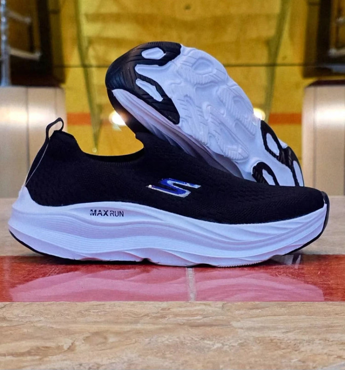 کتونی اسکیچرز مدل مکس ران بدون بند مسترکوالیتی / سایز ۳۷ الی ۴۰ /Skechers Max Run / مشکی زیره سفید