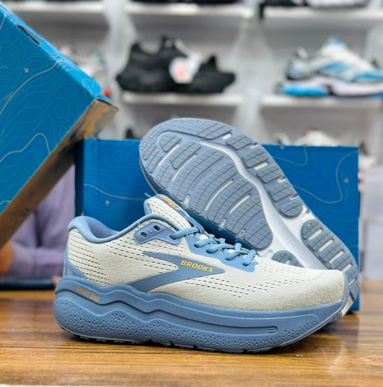 کتونی رانینگ بروکس گاست مکس 2 مسترکوالیتی/Brooks Ghost Max 2/سایز 40 الی 45 / طوسی زیره آبی