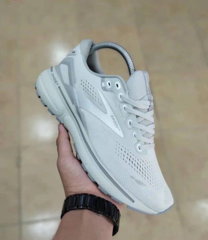 کتونی مسترکوالیتی بروکس گاست 15 /Brooks Ghost 15/سایز 40 الی 45 / سفید طوسی