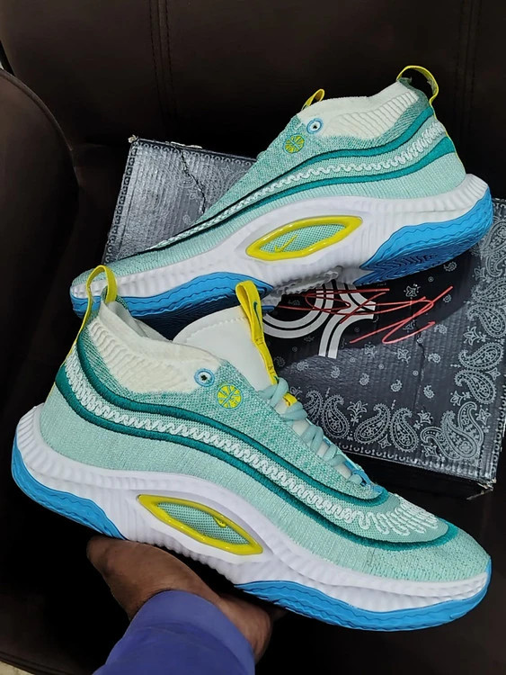 کتونی بسکتبالی نایک کازمیک یونیتی ۳ وارداتی / سایز 40 تا 46 /Nike Cosmic Unity 3
