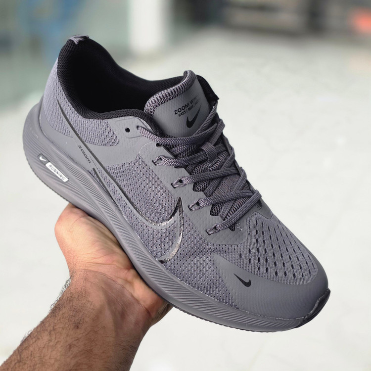 کتونی رانینگ و پیاده روی نایک ایر زوم وینفلو وارداتی /سایز 41 الی 45/ Nike Air Zoom Winflo / طوسی