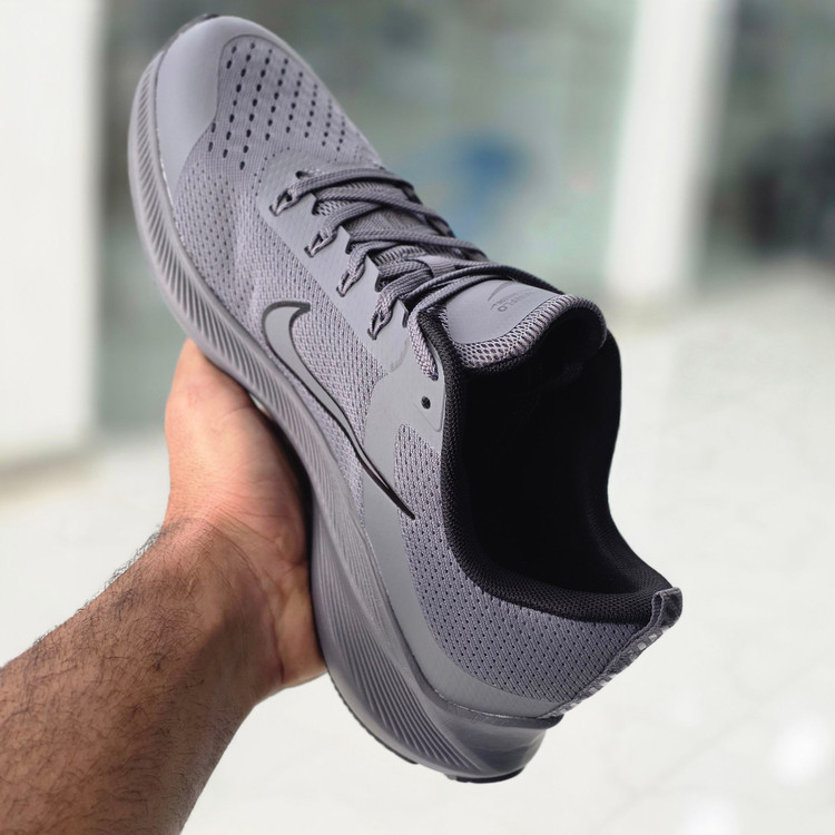 کتونی رانینگ و پیاده روی نایک ایر زوم وینفلو وارداتی /سایز 41 الی 45/ Nike Air Zoom Winflo / طوسی