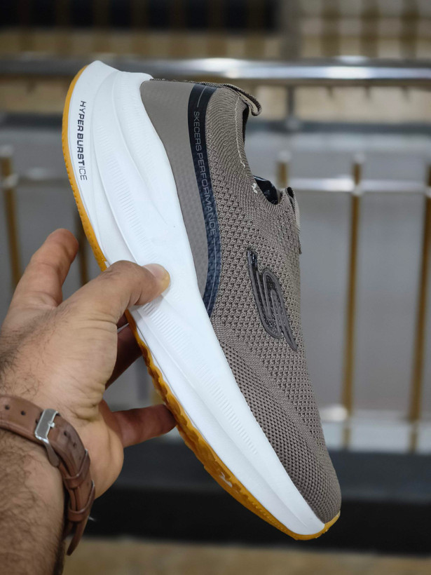 کفشی طبی اسکیچرز اسلیپ مسترکوالیتی بدون بند /سایز 40 الی 45/Skechers Slip-ins Uomo/ قهوه ای