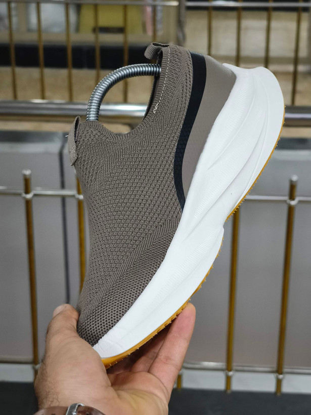 کفشی طبی اسکیچرز اسلیپ مسترکوالیتی بدون بند /سایز 40 الی 45/Skechers Slip-ins Uomo/ قهوه ای