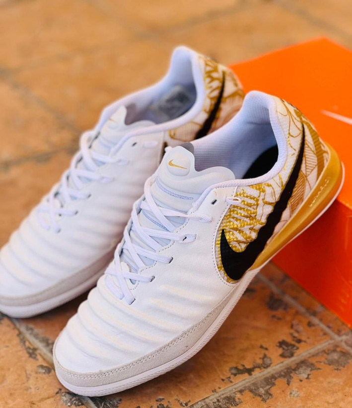 کتونی سالنی نایک تمپو ایکس وارداتی /سایز 41 الی 45/ Nike Tiempo X / سفید