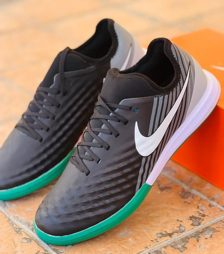 کتونی سالنی نایک تمپو ایکس وارداتی /سایز 41 الی 45/ Nike Tiempo X / مشکی طوسی