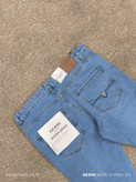 شلوار جین مردانه گس GUESS مدل Slim Fit رنگ آبی روشن اورجینال