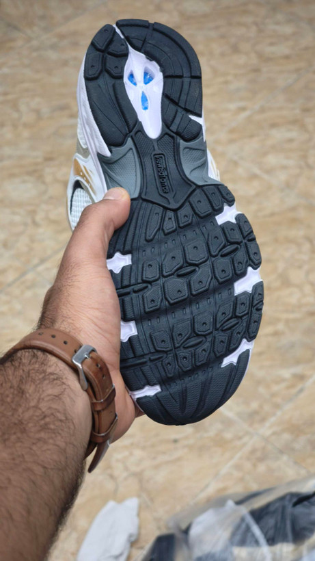 کتونی نیوبالانس 530 مسترکوالیتی /New Balance 530/ سایز 37 الی 45/ فروش عمده و تک/ سفید طلایی