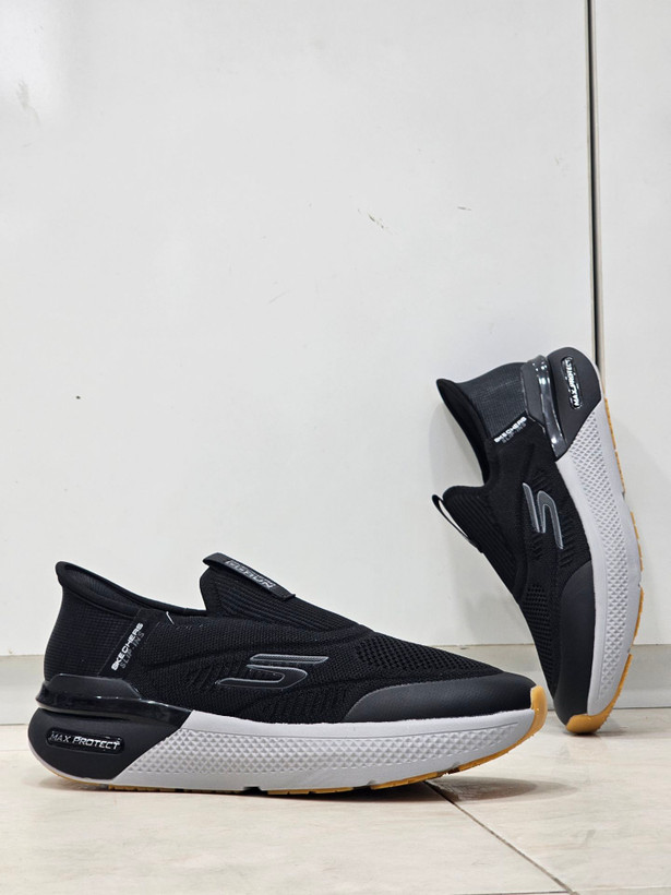 کفشی طبی اسکیچرز اسلیپ مسترکوالیتی بدون بند زیره دو رنگ/ سایز 40 الی 45 /Skechers Slip-ins / مشکی