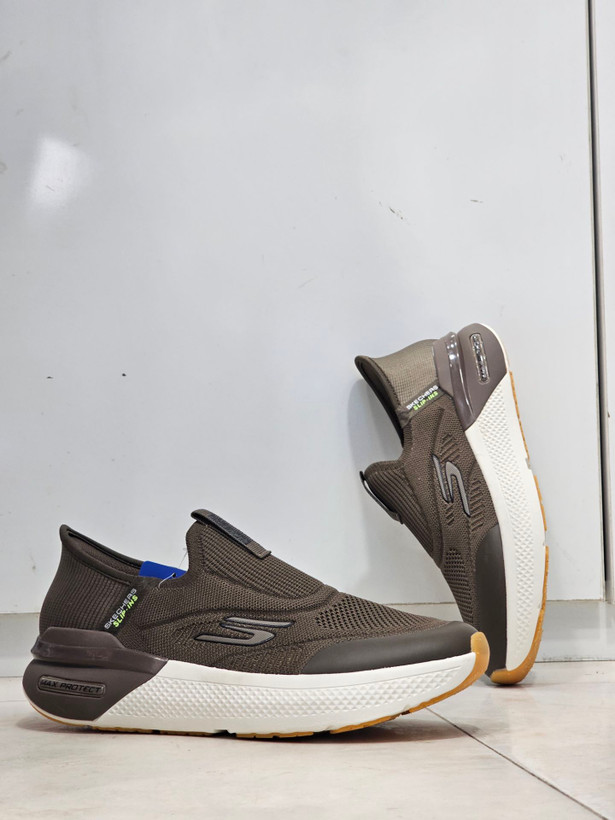 کفشی طبی اسکیچرز اسلیپ مسترکوالیتی بدون بند زیره دو رنگ/ سایز 40 الی 45 /Skechers Slip-ins / قهوه ای