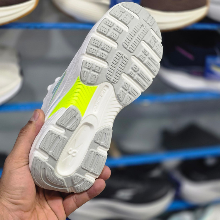 کتونی زنانه اسکیچرز مدل مکس ران مسترکوالیتی / سایز ۳۷ الی ۴۰ /Skechers Max Run/ سفید سبز
