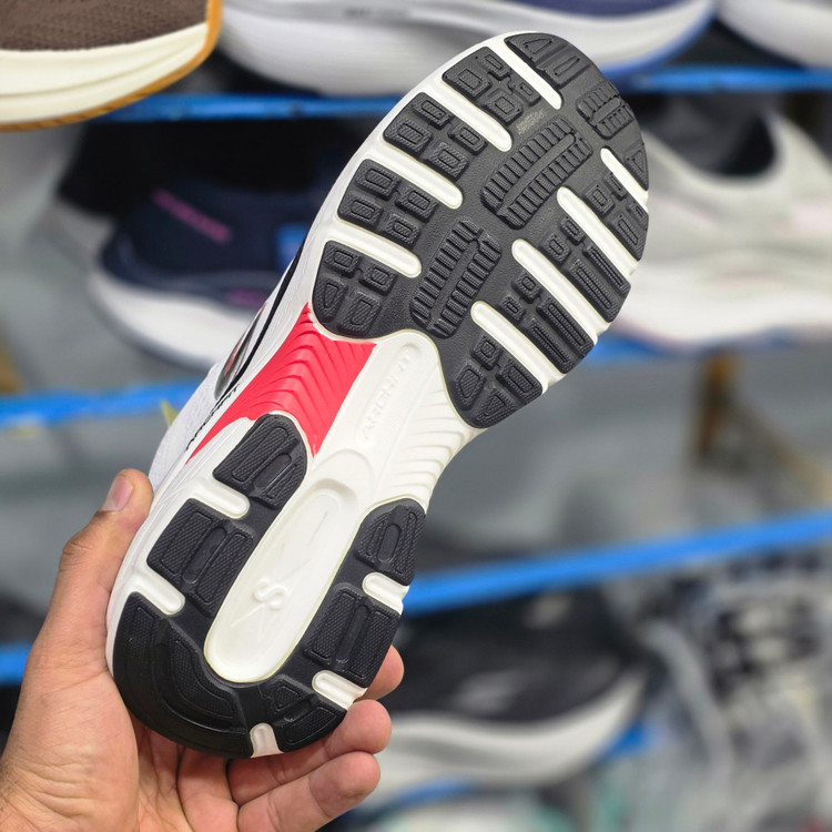 کتونی مردانه اسکیچرز مدل مکس ران مسترکوالیتی / سایز 40 الی 45 /Skechers Max Run/ سفید مشکی