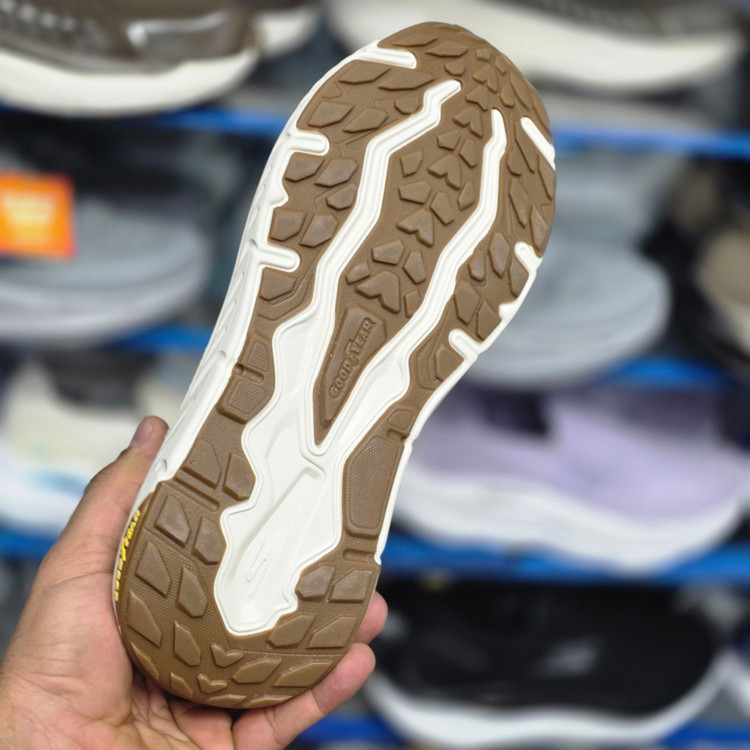 کفشی طبی اسکیچرز اسلیپ مسترکوالیتی بدون بند/Skechers Slip-ins/ سایز 40 الی 45/ قهوه ای