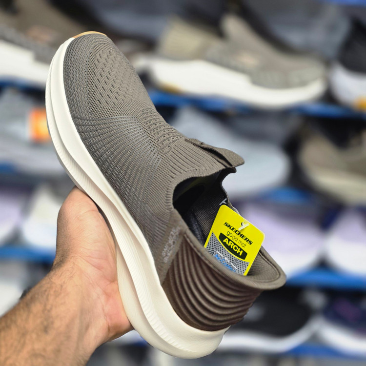 کفشی طبی اسکیچرز اسلیپ مسترکوالیتی بدون بند/Skechers Slip-ins/ سایز 40 الی 45/ کرم