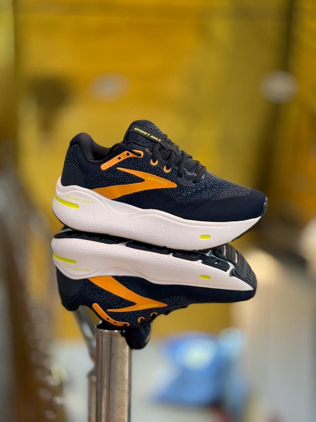 کتونی رانینگ بروکس گاست مکس مسترکوالیتی/Brooks Ghost Max /سایز 40 الی 45/ سورمه ای زیره سفید