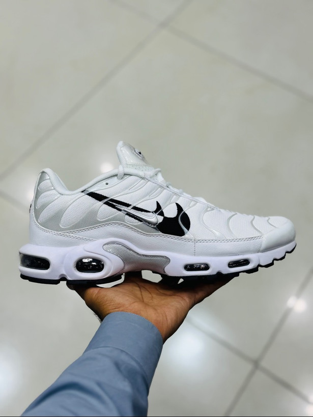 کتونی مسترکوالیتی نایک ایرمکس تی ان پلاس / سایز 40 الی 45 /Nike Air Max TN Plus / فروش عمده و تک