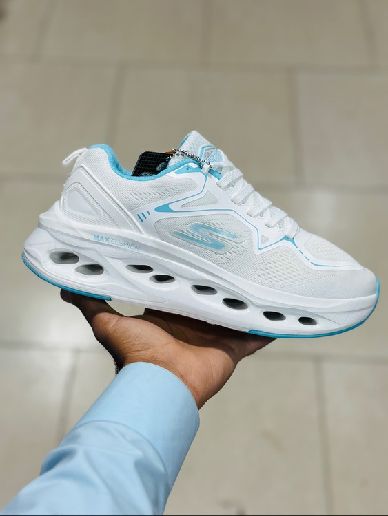 کتونی زنانه اسکیچرز مکس کوشن مسترکوالتی /سایز 37 تا 40/Skechers Max Cushioning/ سفید