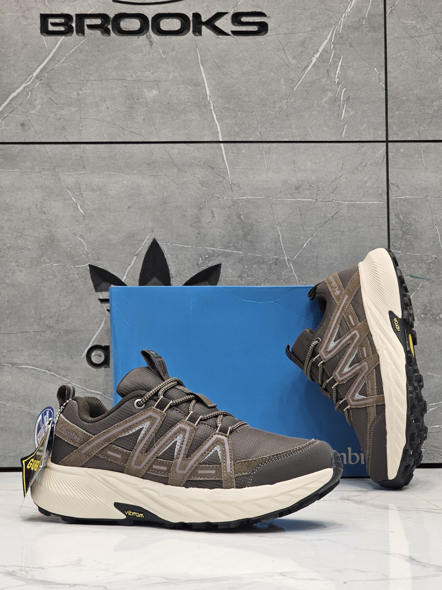 کتونی طبیعت گردی کلمبیا ضدآب مردانه/سایز 40 الی 45/Columbia GORE-TEX/ فروش عمده و تک
