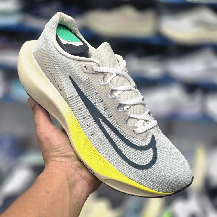 کتونی مسترکوالیتی نایک زوم فلای 5 /سایز 40 الی 45/Nike Zoom Fly 5 / فروش عمده و تک