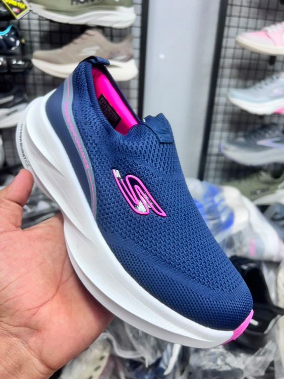 کتونی زنانه اسکیچرز مکس کوشن مسترکوالتی /سایز 37 تا 40/Skechers Max Cushioning/ فروش عمده و تک