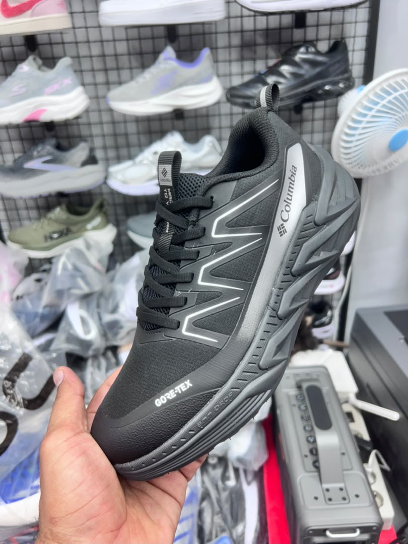 کتونی طبیعت گردی کلمبیا ضدآب مردانه/سایز 40 الی 45/Columbia GORE-TEX/ فروش عمده و تک