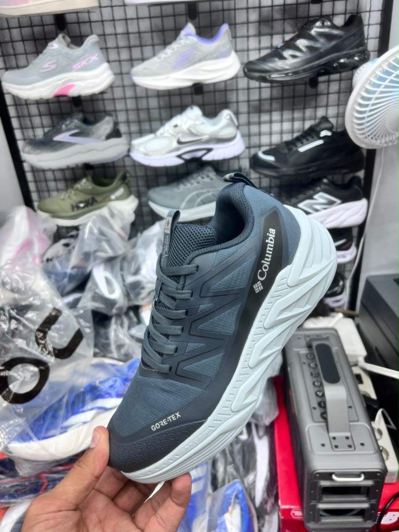 کتونی طبیعت گردی کلمبیا ضدآب مردانه/سایز 40 الی 45/Columbia GORE-TEX/ فروش عمده و تک