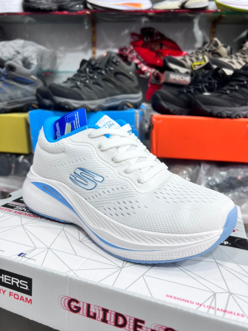 کتونی زنانه اسکیچرز مکس کوشن مسترکوالتی /سایز 37 تا 40/Skechers Max Cushioning/ فروش عمده و تک