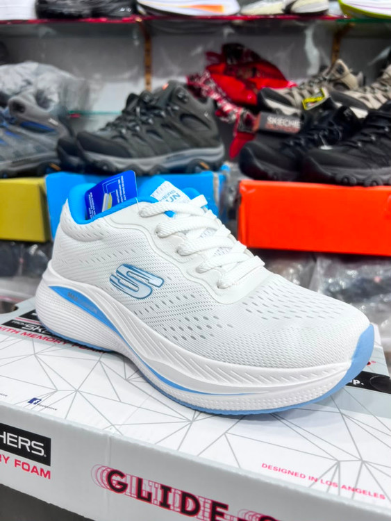 کتونی زنانه اسکیچرز مکس کوشن مسترکوالتی /سایز 37 تا 40/Skechers Max Cushioning/ فروش عمده و تک