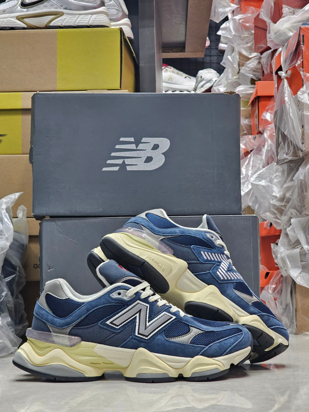 کتونی نیوبالانس 9060 مسترکوالیتی /Newbalance 9060/سایز40 الی 45/ فروش عمده و تک
