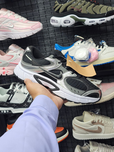 کتونی نایک V5 RNR مسترکوالیتی / سایز 40 الی 45 / Nike V5 RNR / فروش عمده و تک