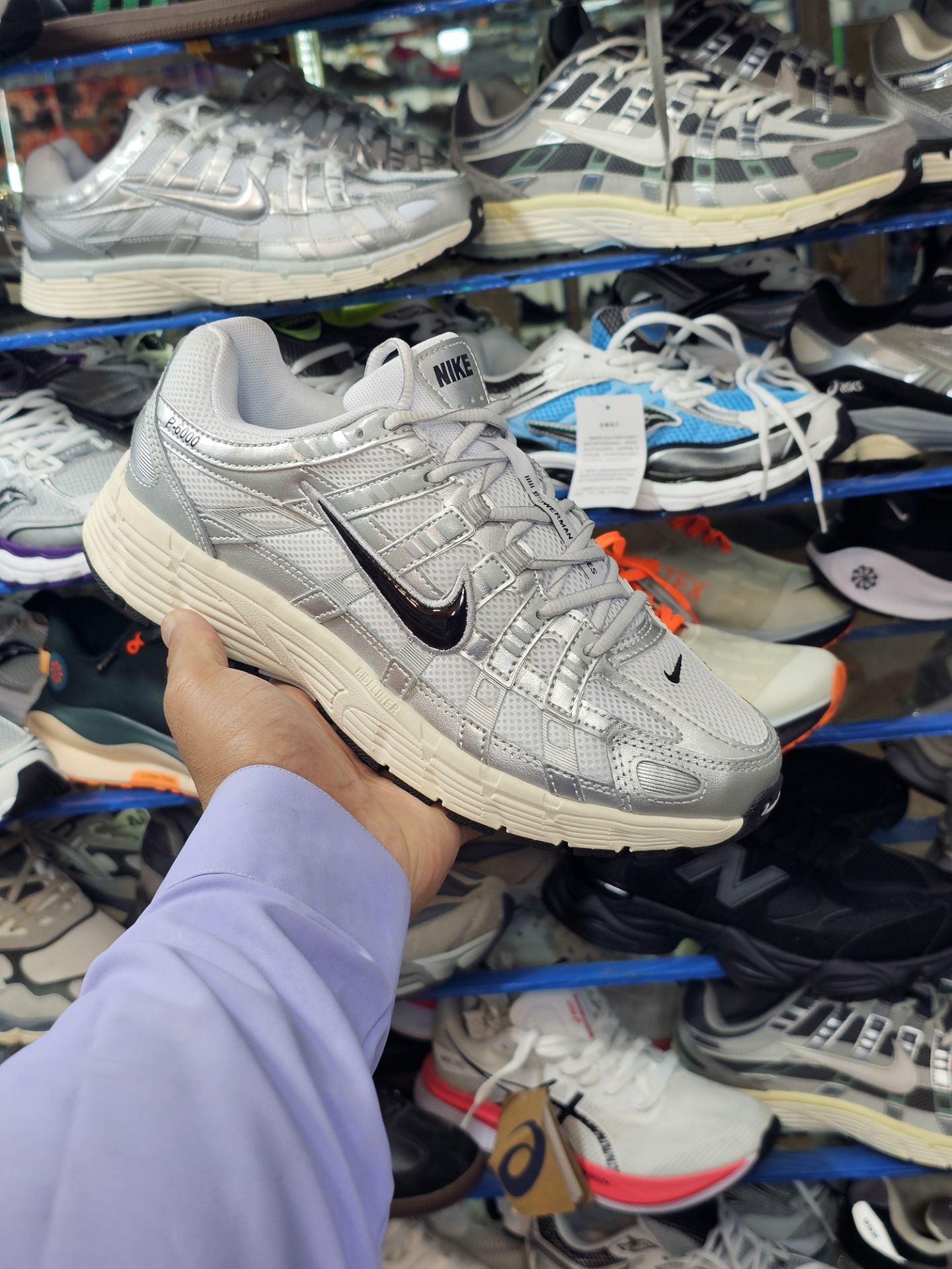 کتونی مسترکوالیتی نایک P-6000 مناسب پیاده روی و استفاده روزانه / سایز 40 الی 40 /Nike P-6000 / فروش عمده و تک