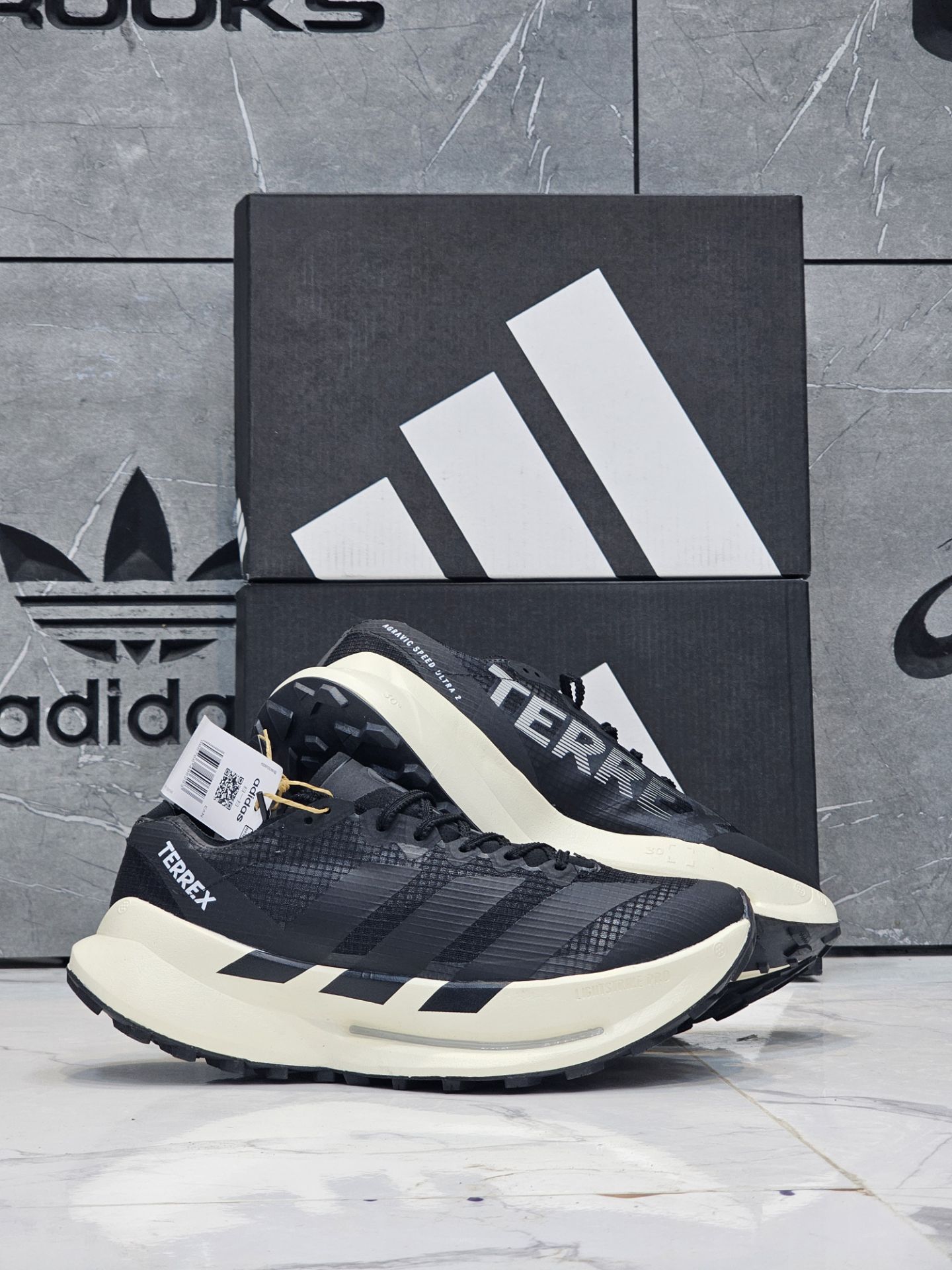 کتونی آدیداس ترکس مسترکوالیتی /سایز 40 الی 45/Adidas Terrex/ فروش عمده و تک