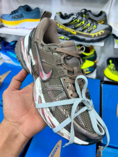 کتونی نایک وی تو کی مسترکوالیتی رنگ سبز /سایز 37 الی 45/Nike V2k Run/ فروش عمده و تک