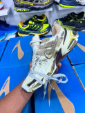 کتونی نایک وی تو کی مسترکوالیتی رنگ سبز /سایز 37 الی 45/Nike V2k Run/ فروش عمده و تک