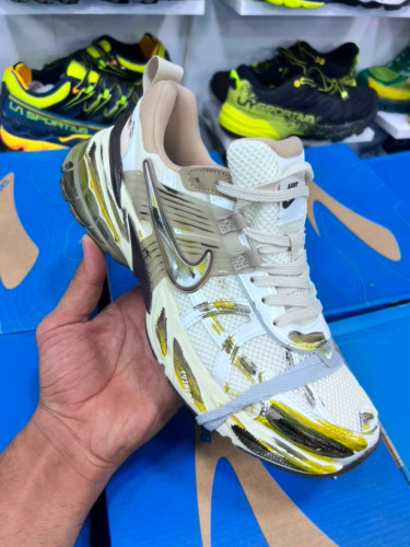 کتونی نایک وی تو کی مسترکوالیتی رنگ سبز /سایز 37 الی 45/Nike V2k Run/ فروش عمده و تک