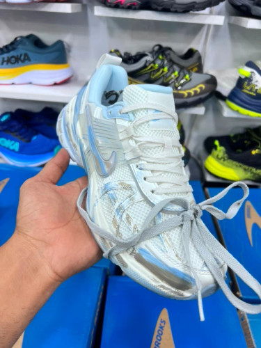 کتونی نایک وی تو کی مسترکوالیتی رنگ سبز /سایز 37 الی 45/Nike V2k Run/ فروش عمده و تک