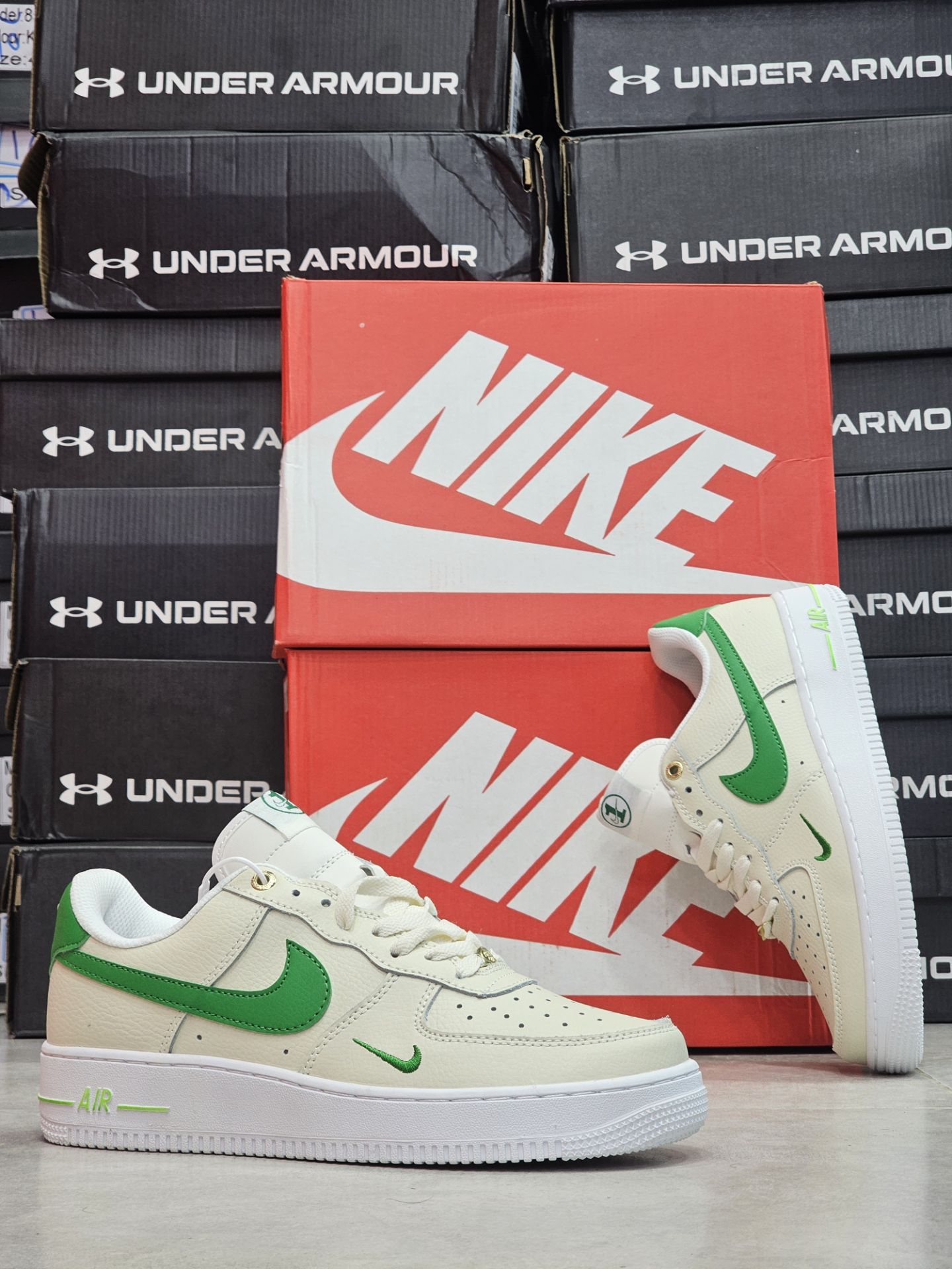 کتونی کلاسیک نایک ایرفورس وارداتی /Nike Air Force/ سایز 40 تا 45/ فروش عمده و تک