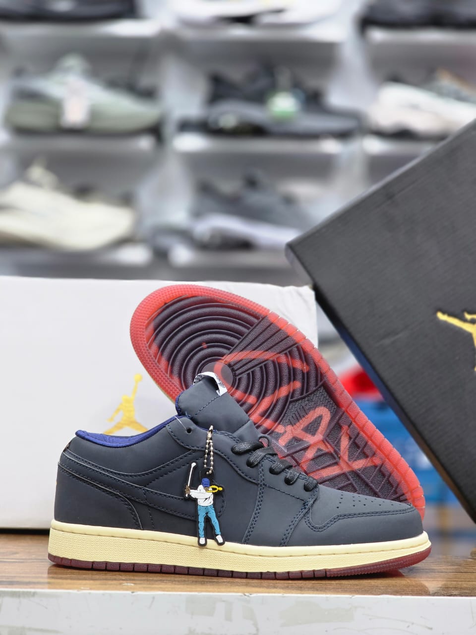 کتونی  نایک ایر جردن 1 مسترکوالیتی/سایز 40 الی 45/Nike Air Jordan 1/ فروش عمده و تک
