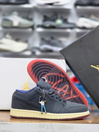 کتونی نایک ایر جردن 1 مسترکوالیتی/سایز 40 الی 45/Nike Air Jordan 1/ فروش عمده و تک