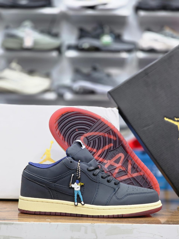 کتونی نایک ایر جردن 1 مسترکوالیتی/سایز 40 الی 45/Nike Air Jordan 1/ فروش عمده و تک