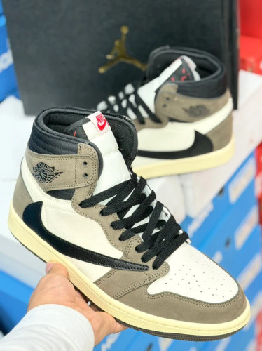 کتونی نایک ایر جردن ساق دار مسترکوالیتی وارداتی /سایز 40 الی 45/ Nike Air jordan/ فروش عمده و تک