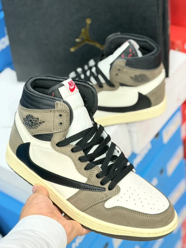 کتونی نایک ایر جردن ساق دار مسترکوالیتی وارداتی /سایز 40 الی 45/ Nike Air jordan/ فروش عمده و تک